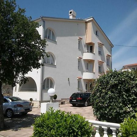 Garfild Guest House Novi Vinodolski Exteriör bild